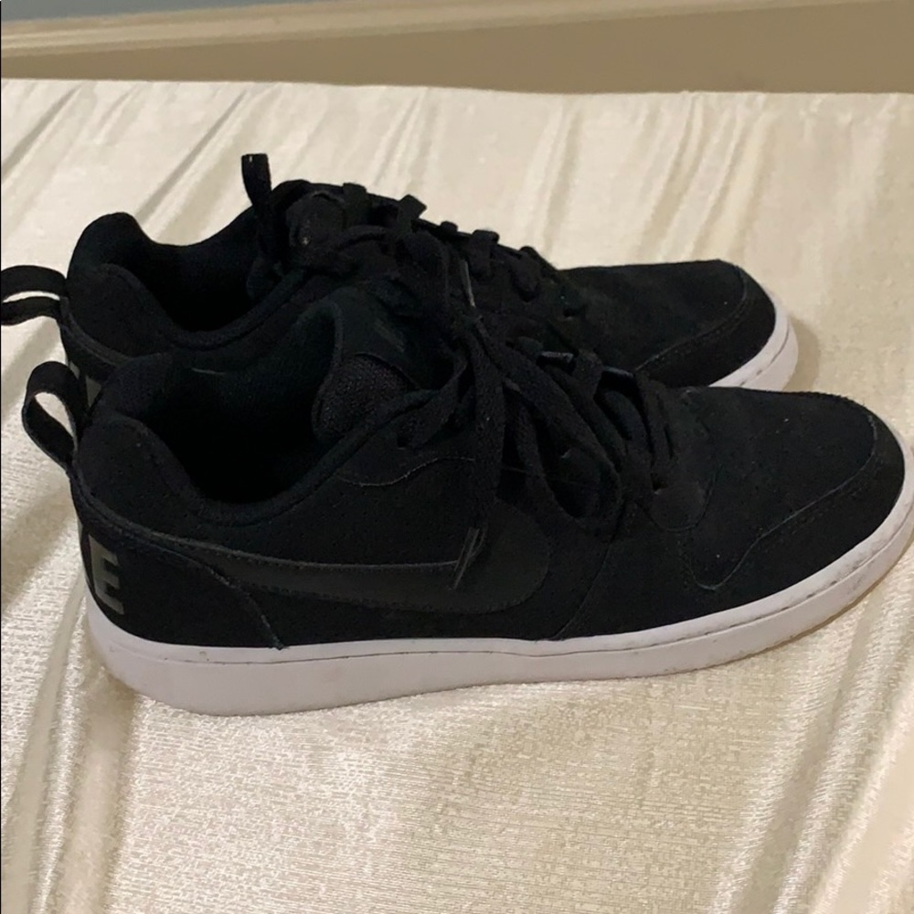 Nike Women’s Black Sneakers with White Sole